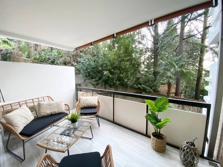 Luganersee, Pool, Strand, Parkplatz, Suite Bissone Exterior foto